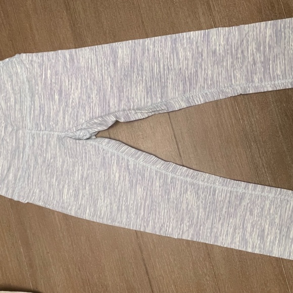 Lululemon cropped leggings - Picture 2 of 2